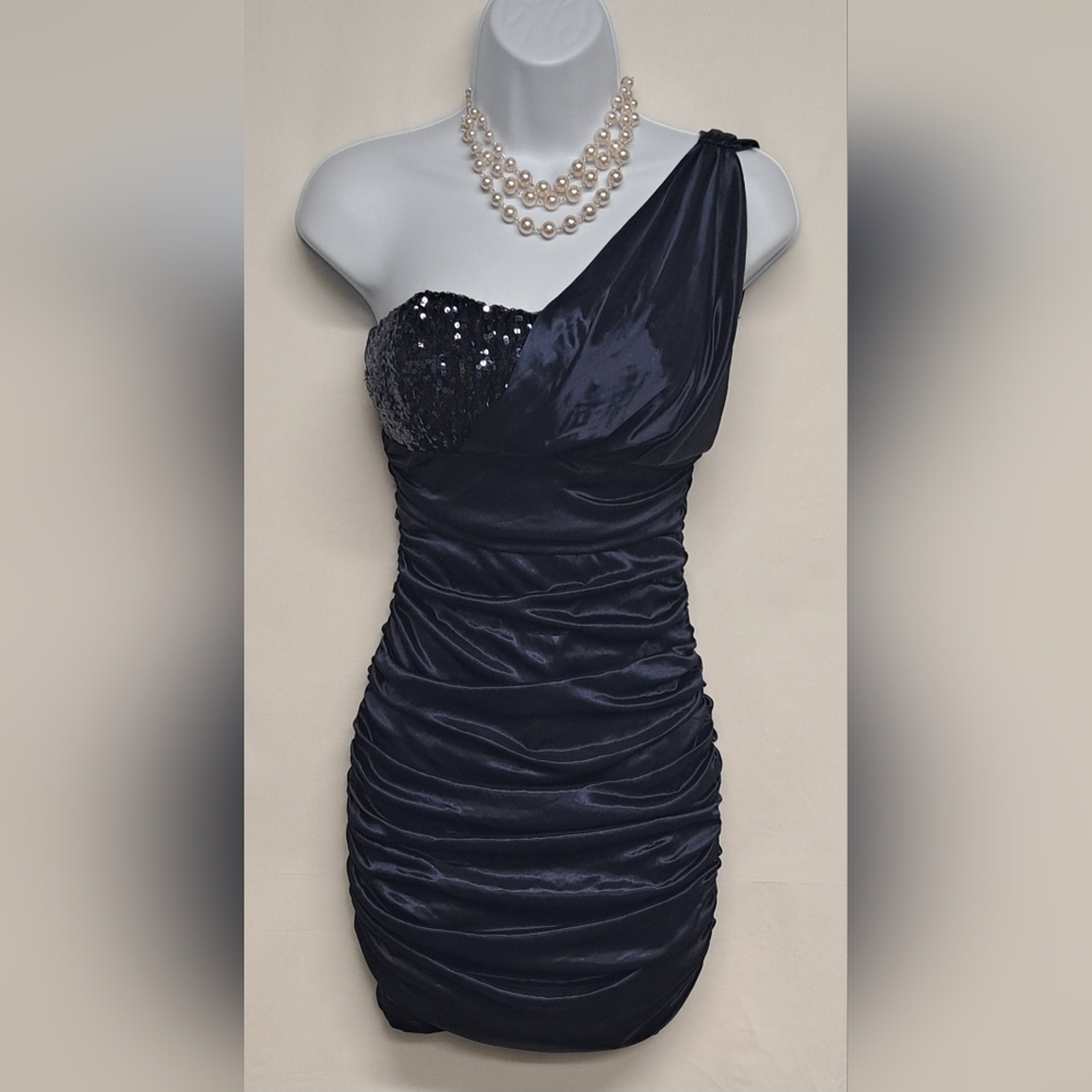 B. Smart S Bodycon One Shoulder Ruched Dress Stretch Sequins Zipper Closure